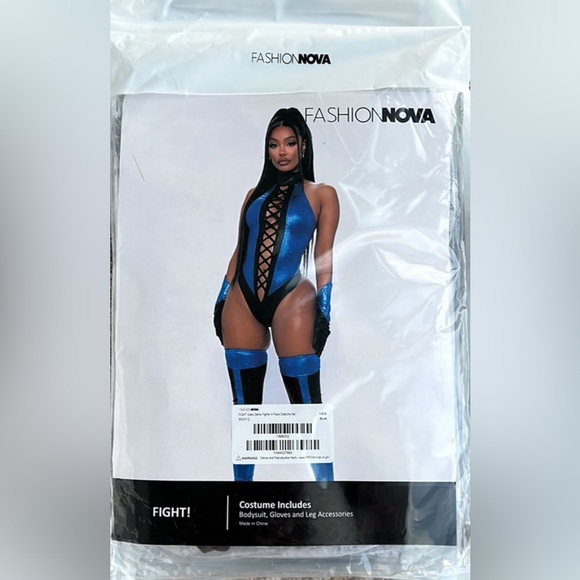 FIGHT Video Game Fighter Costume - Picture 2 of 2